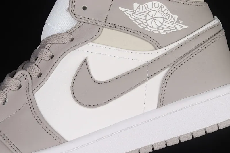 All Categories Air Jordan Jordan Series Basketball Shoes Air Jordan 1 Mid Air Jordan 1 Mid AJ1 Joe 1 Middle Linen College Gray Mid-top Basketball Shoes 554724-082